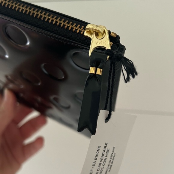 Comme Des Garçon Embossed Polka Dots Wallet - Picture 6 of 11